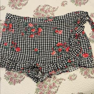 Forever21 PLUS SIZE Checkered/Floral Skort